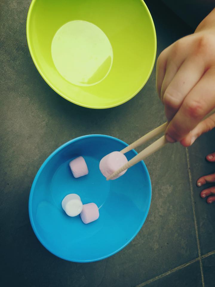 Chopsticks : A Basic Tutorial - All You Need Is Marshmallows