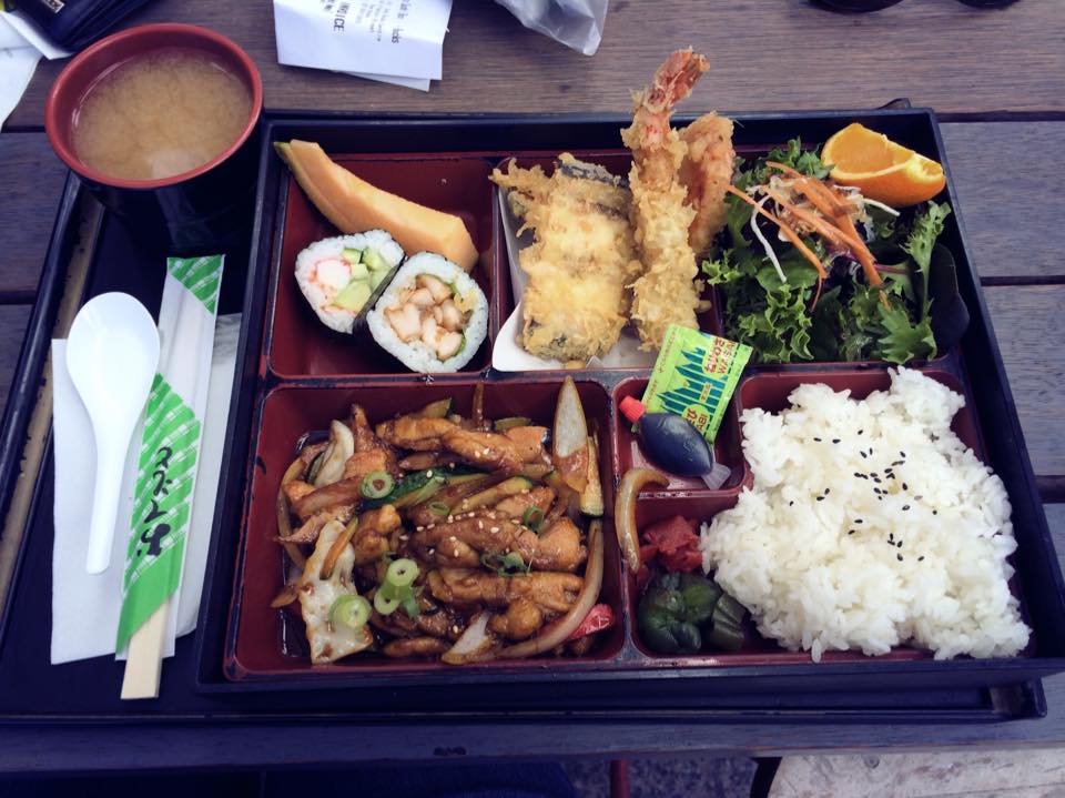 A Lunch Date In The Rocks : A Bento Box, Table Tennis and Jenga