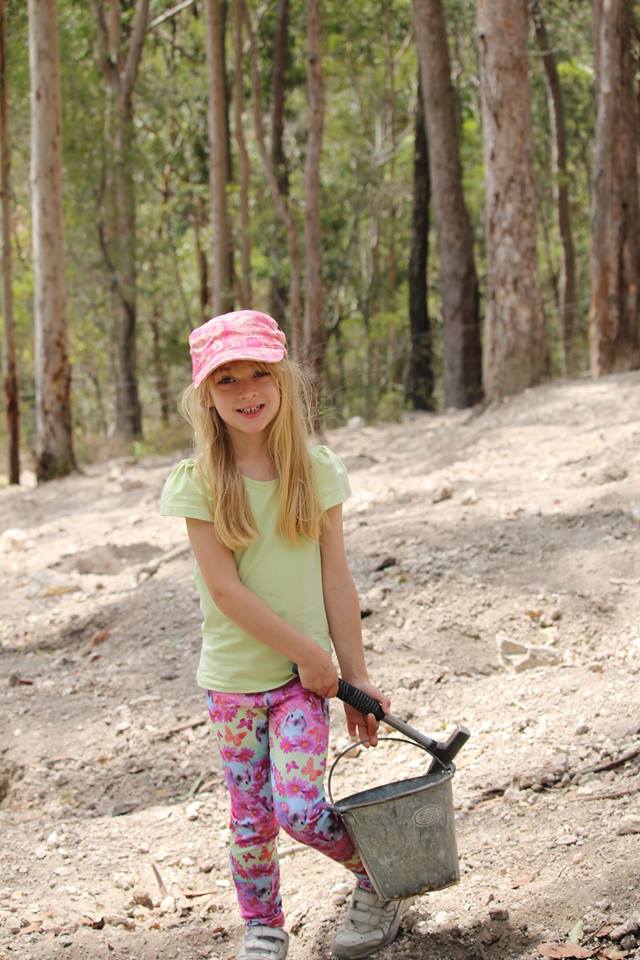 Thunderbird Park : Dinosaur Fossicking With A Budding Palaeontologist