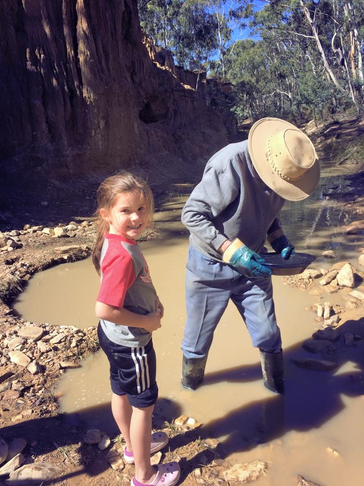 Gold Panning : A Trip to Hill End for a Little Prospecting