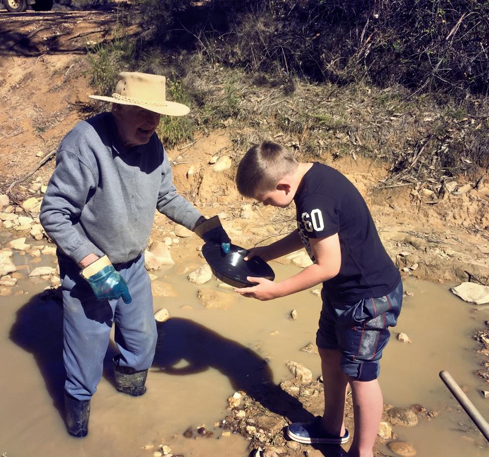 Gold Panning : A Trip to Hill End for a Little Prospecting