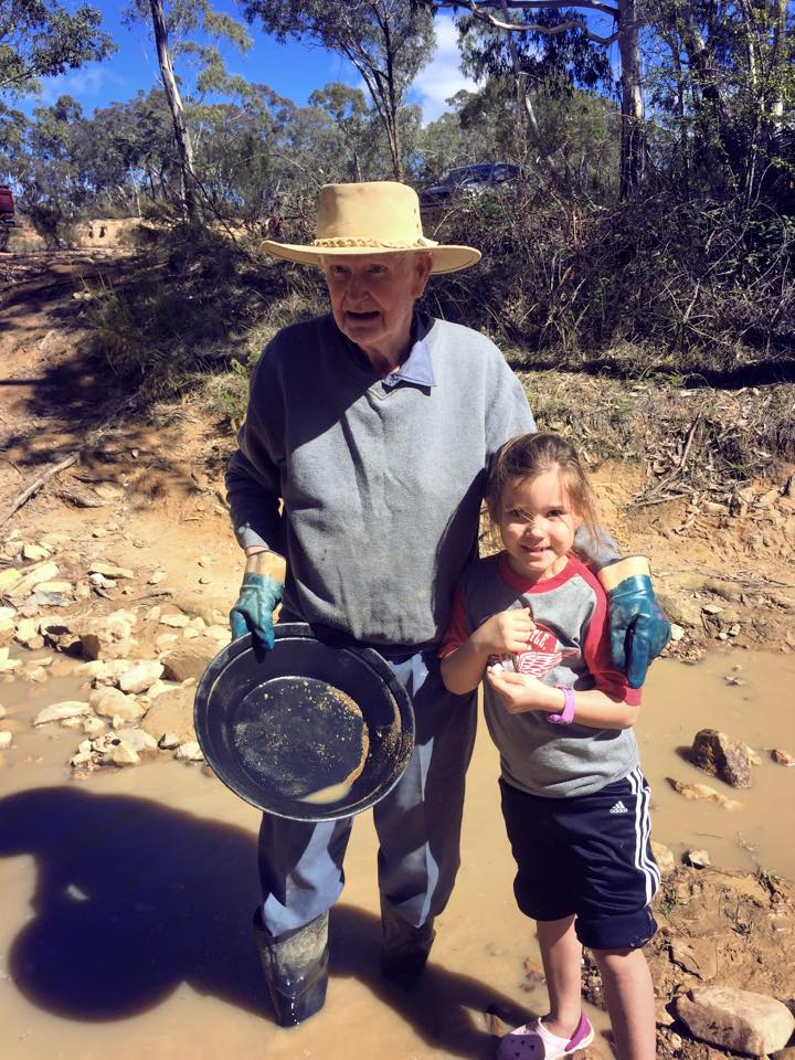 Gold Panning : A Trip to Hill End for a Little Prospecting