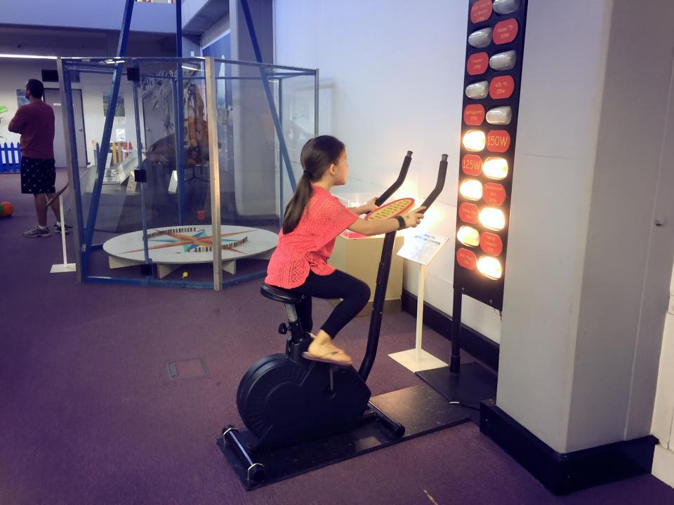 Wollongong Science Centre and Planetarium : Hands on Learning