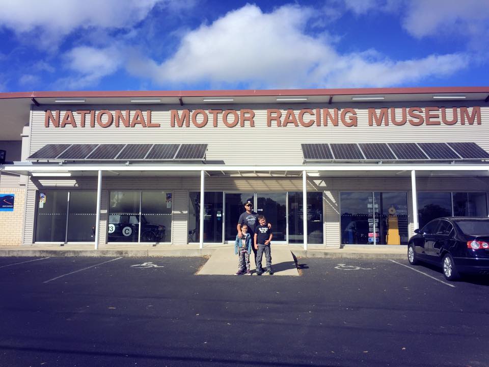 National Motor Racing Museum : Racing the Mount Panorama Circuit in the Family Car