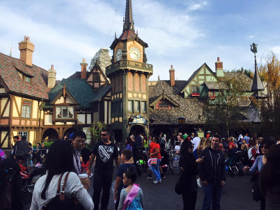 A Disneyland Adventure : A Childhood Wish Granted (An overview)