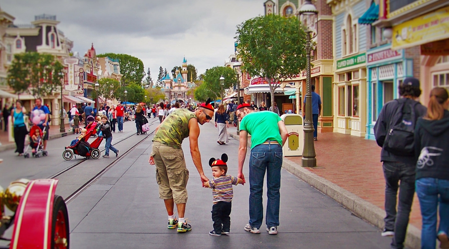Top 10 Tips For Visiting Disneyland With Kids