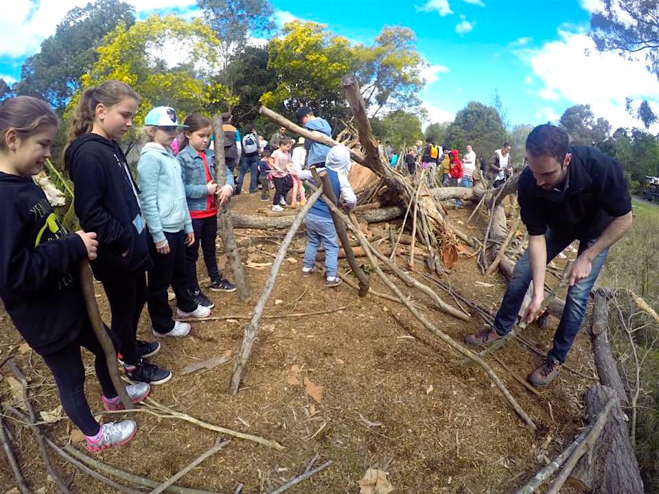 Bush Shelter : How To Build a Survival Hut From Scratch