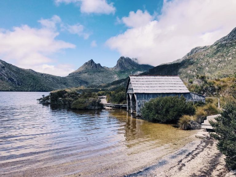 Visiting Cradle Mountain With Kids : A Walk Around Dove Lake - The Kid ...