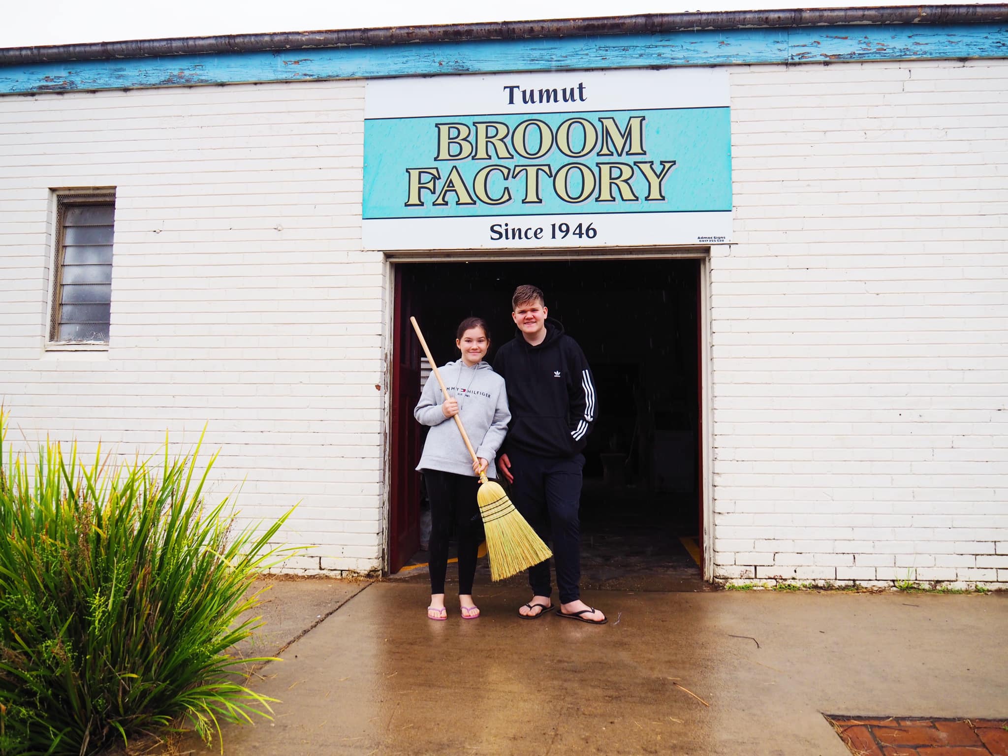 Visiting Tumut Broom Factory : Rare Trades