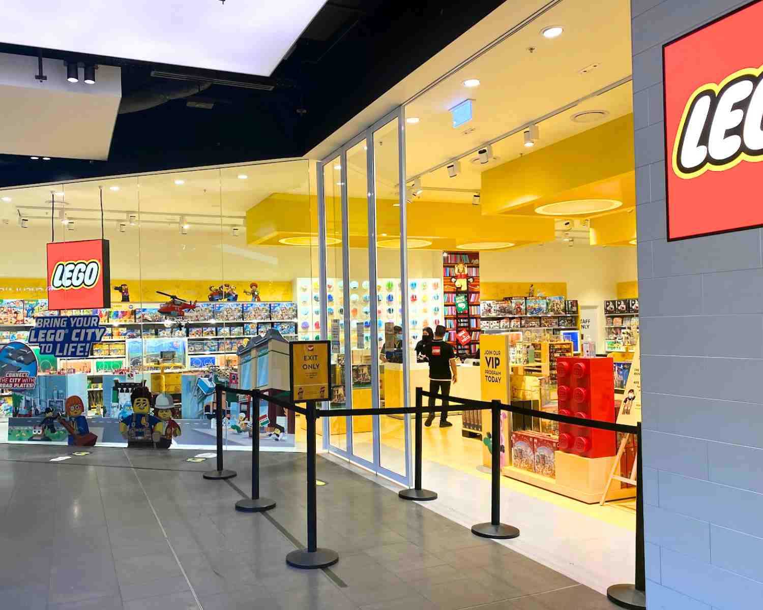 LEGO stores in Sydney are popping up everywhere. Broadway